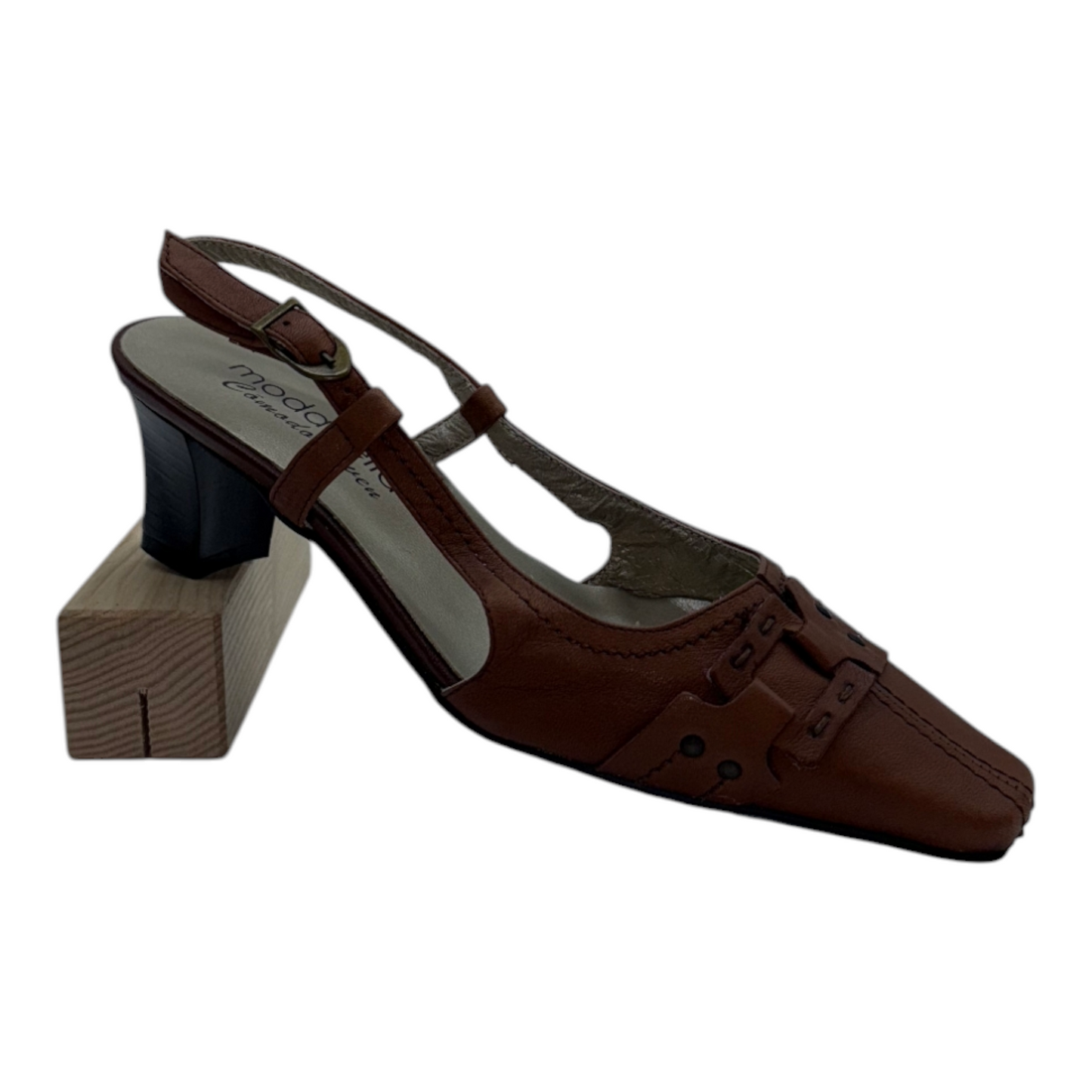 Zapatos Slingback de Piel Marrón con Detalles de Hebillas y Tacón Bloque - Estilo Vintage y Confort