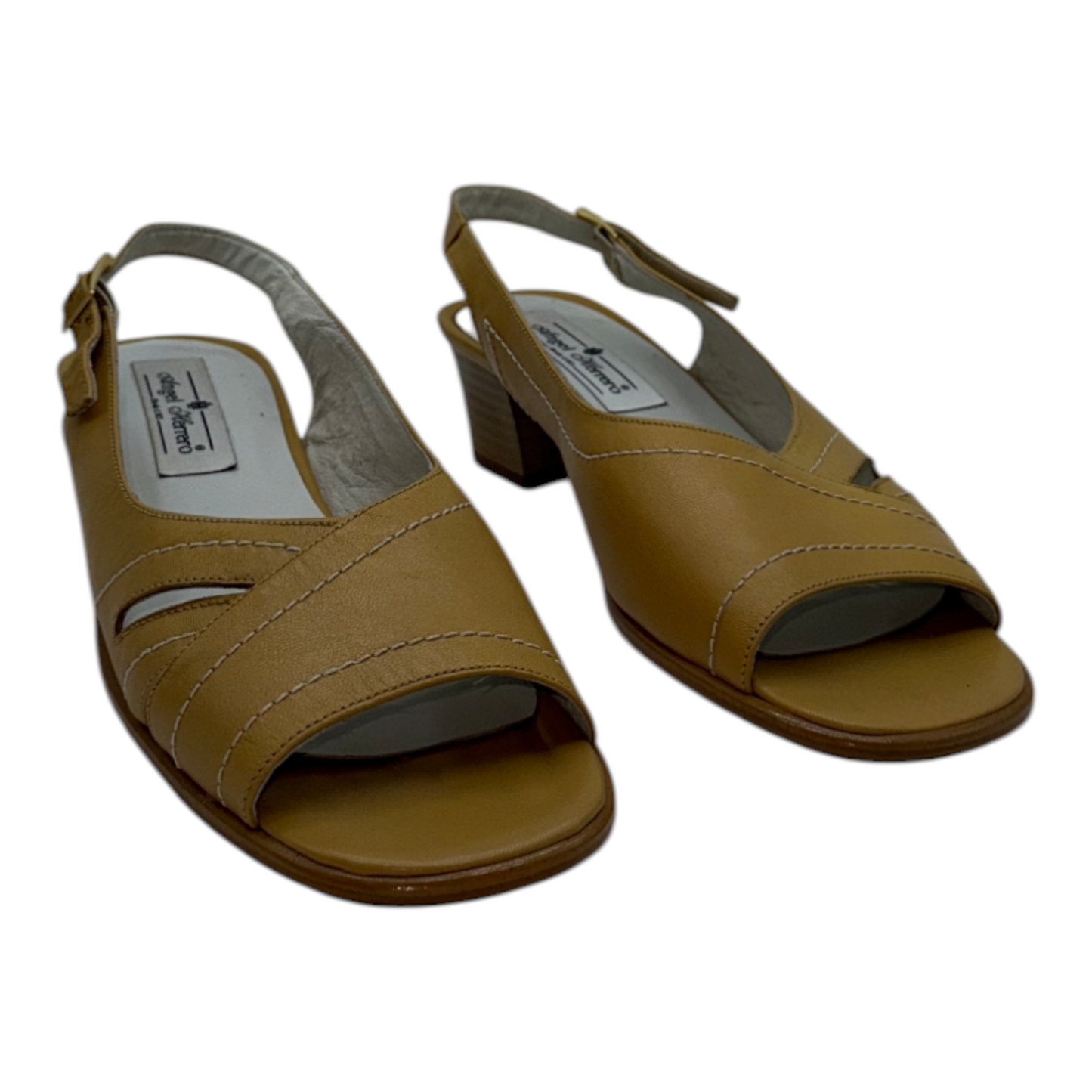 Sandalias de Piel con Tacón Bloque y Tiras Cruzadas en Color Camel - Comodidad y Estilo Veraniego