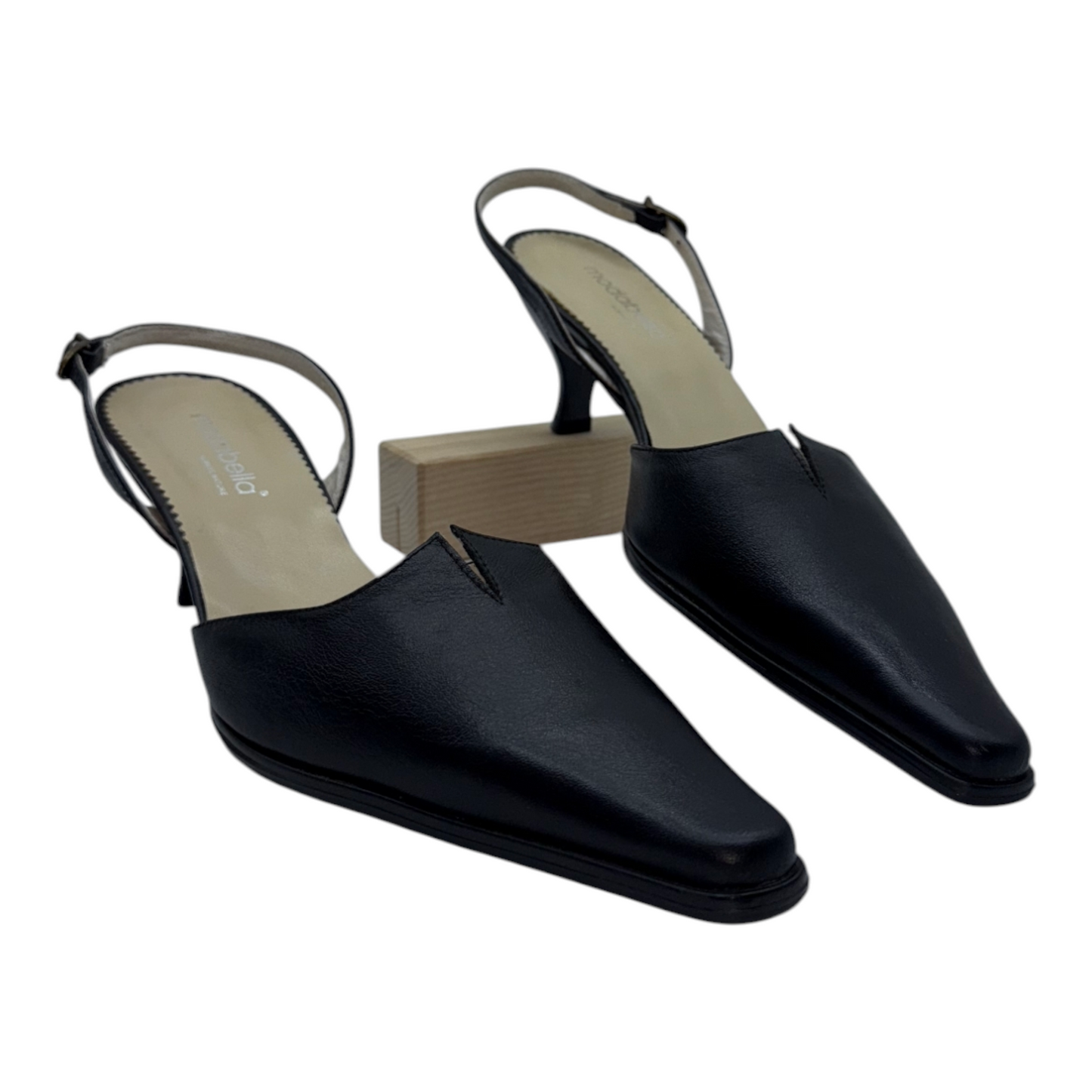 Zapatos Slingback de Piel Negra con Punta Cuadrada y Tacón Bajo - Elegancia Versátil