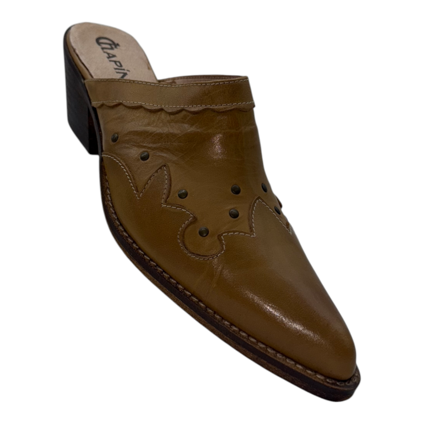 Mules de Piel Camel con Punta Puntiaguda y Adornos Estilo Western - Chapin