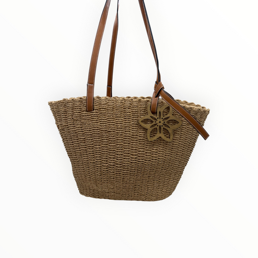 Bolso Capazo de Rafia Tejida con Asas Camel y Colgante de Flor