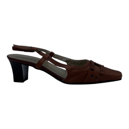 Zapatos Slingback de Piel Marrón con Detalles de Hebillas y Tacón Bloque - Estilo Vintage y Confort