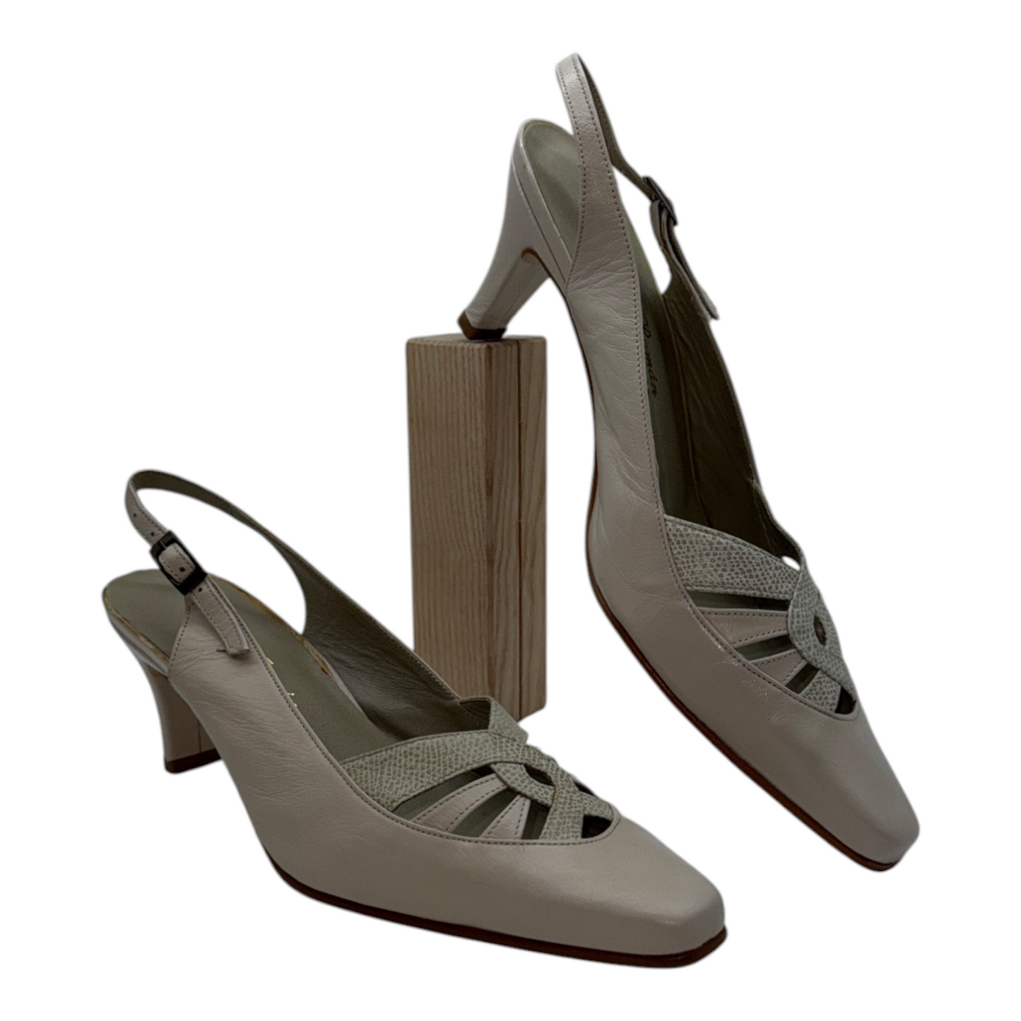 Zapatos Slingback de Piel Beige con Puntera Cuadrada y Diseño Cut-Out