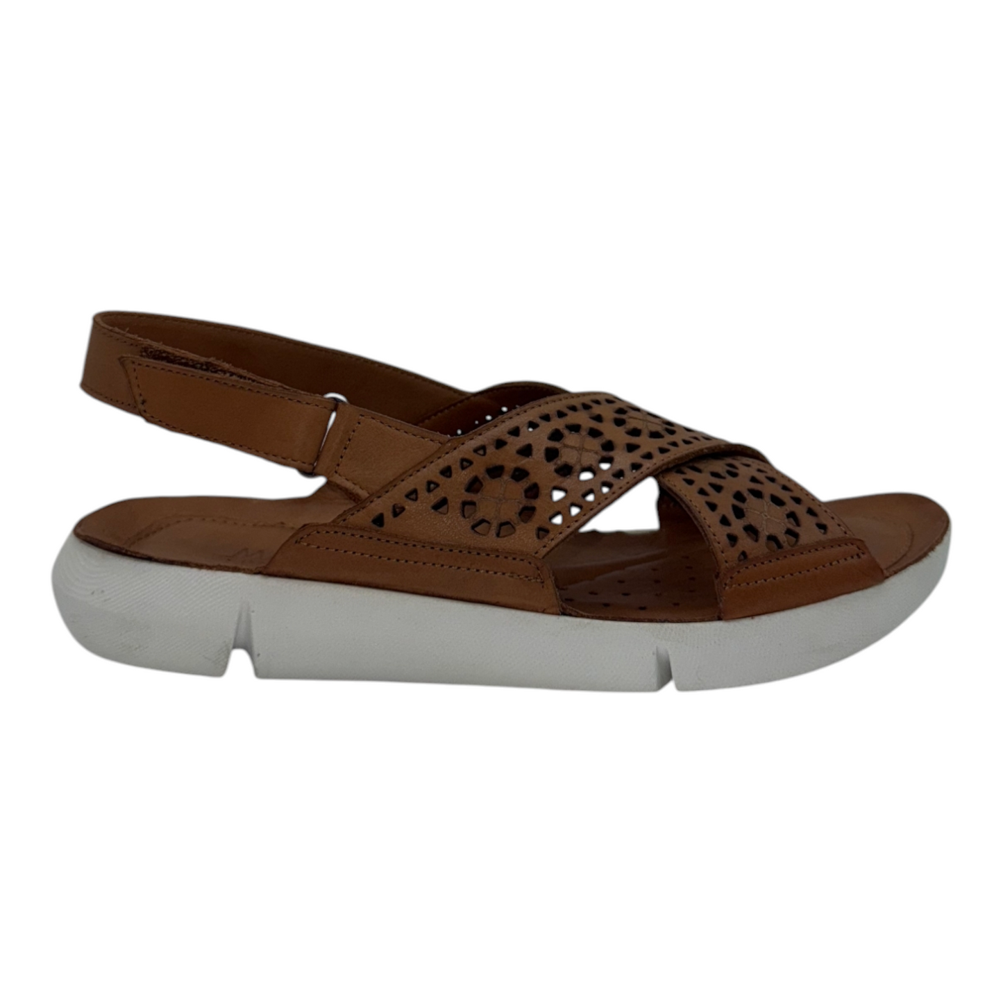 Sandalias Manlisa Comfort de Piel Camel con Troquelados Florales y Suela Blanca Ligera